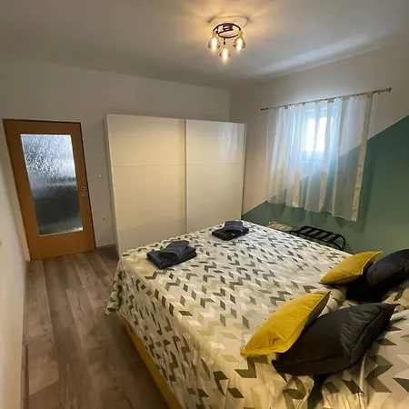 Апартаменты Eli Пула